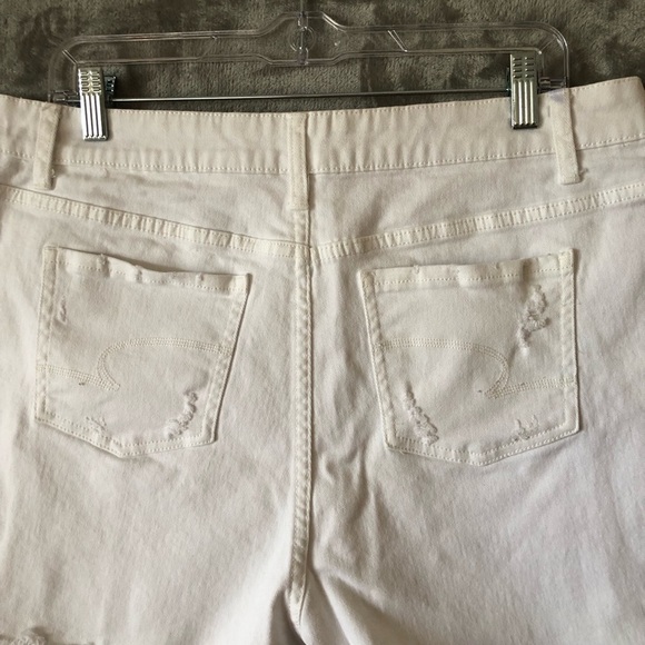 Time and Tru White Denim Shorts Size 14 High Rise Distressed Fringe Hem Summer - Picture 8 of 16